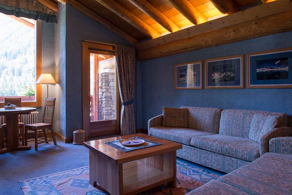 Eco Wellness Hotel Notre Maison Cogne Quarto foto
