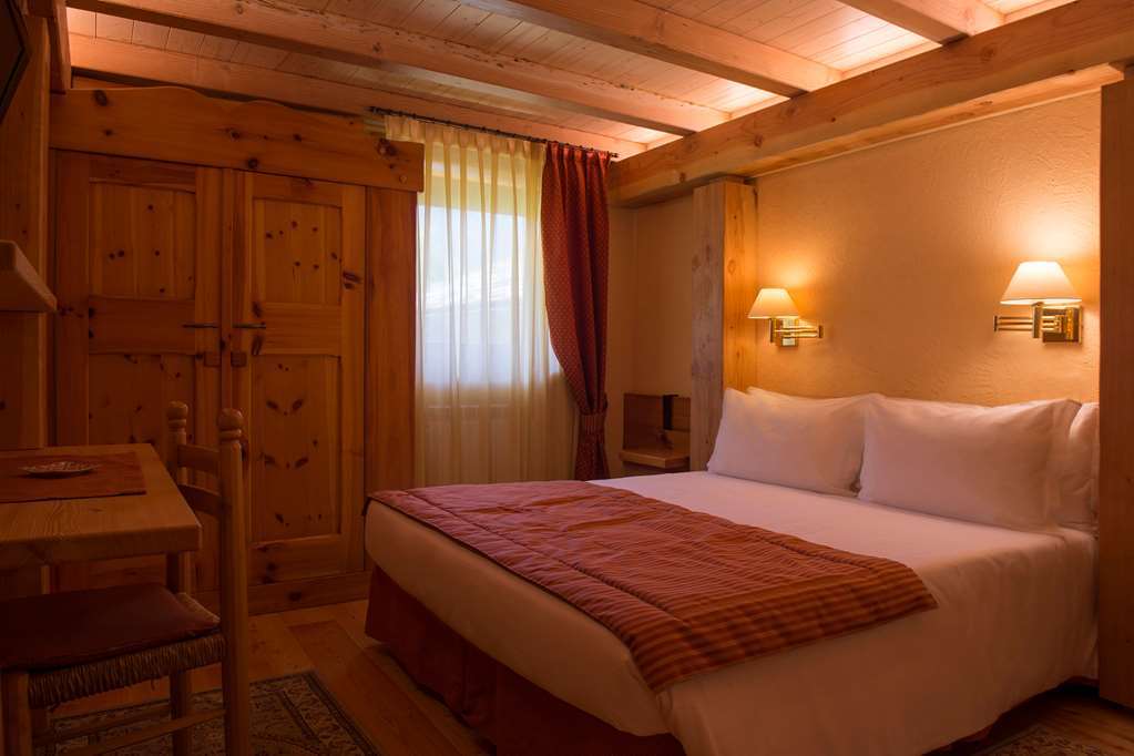 Eco Wellness Hotel Notre Maison Cogne Quarto foto